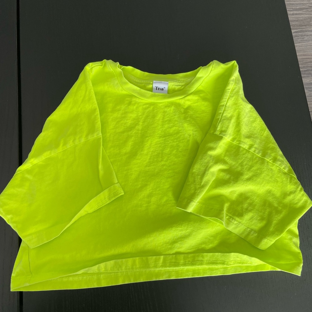 TNA Crop T-shirt